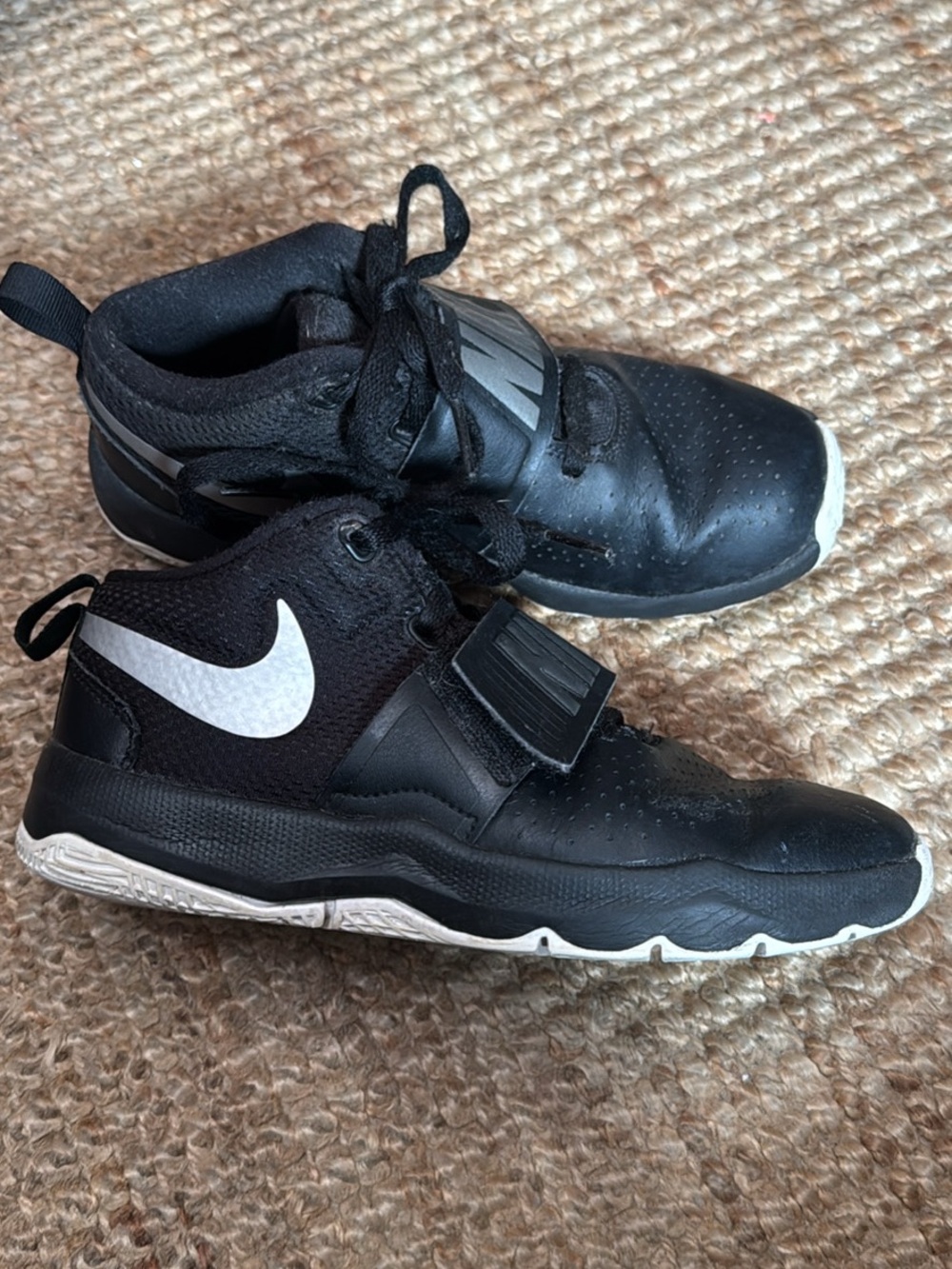 Nike Kids' Black and White High-Top Sneakers with Strap basketball 2.5